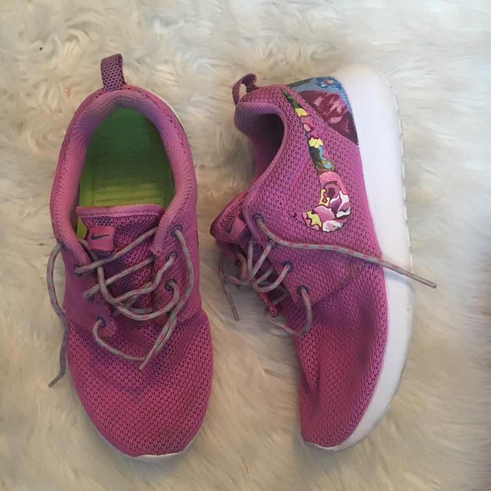 CUSTOM DESIGNED ROSHE RUNS